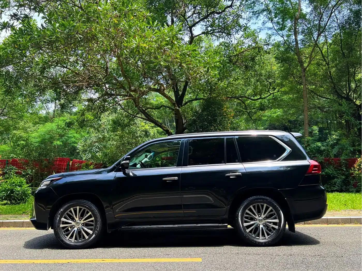 2017 Lexus LX 570 Dynamic Luxury Edition — миниатюра 20