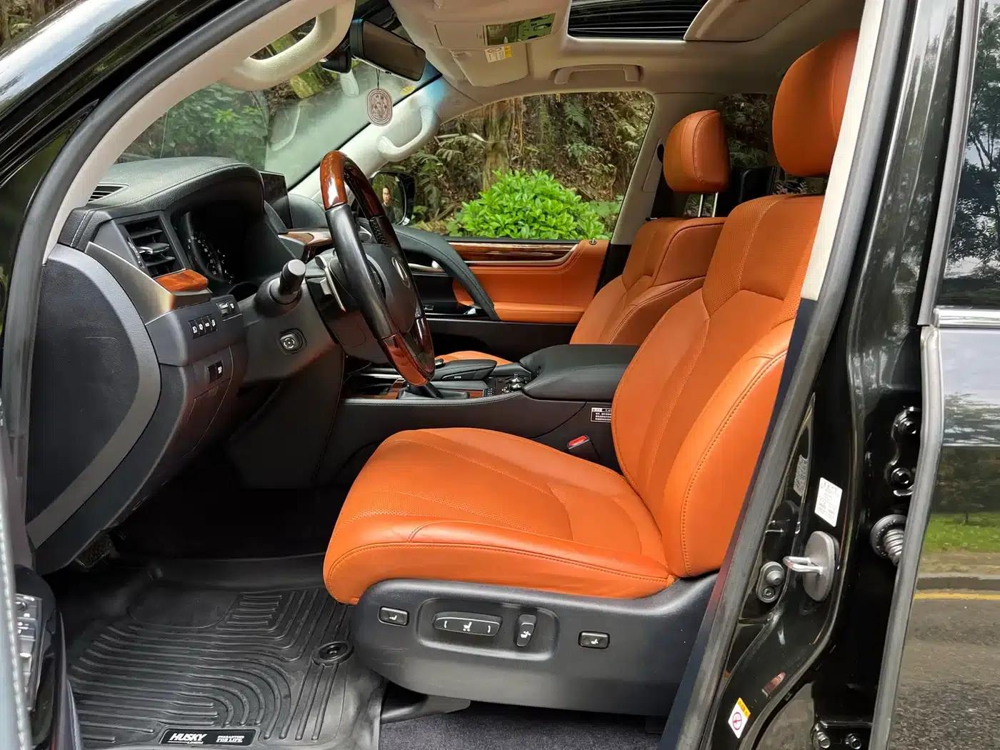 2017 Lexus LX 570 Dynamic Luxury Edition — миниатюра 9