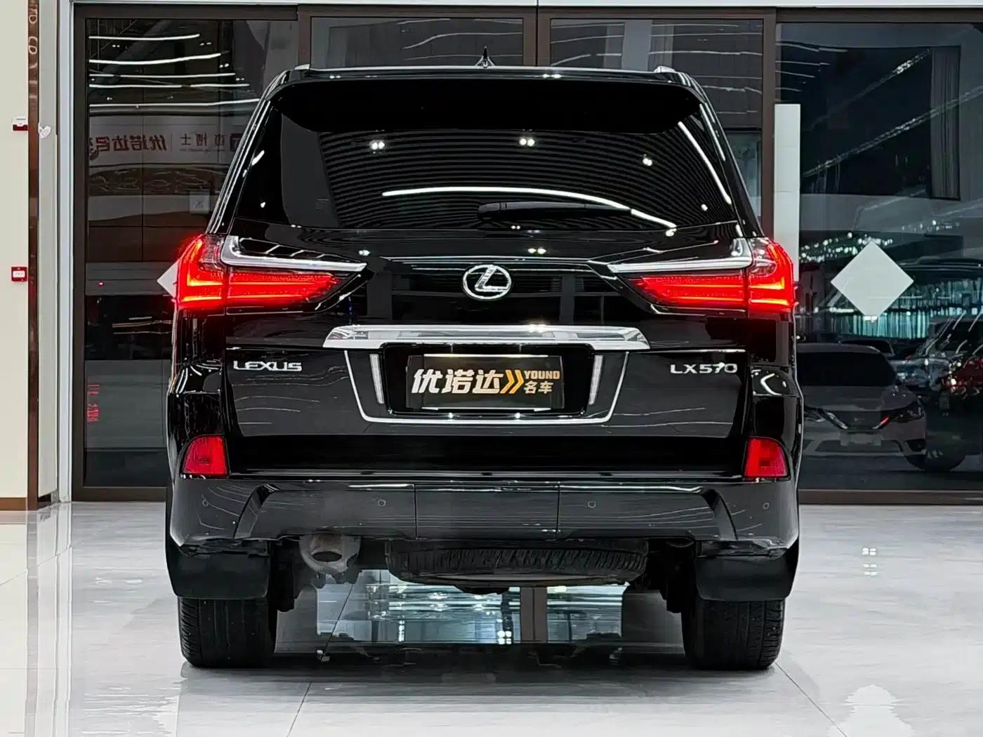 Lexus LX 2019 570 Dynamic Luxury Edition — миниатюра 3