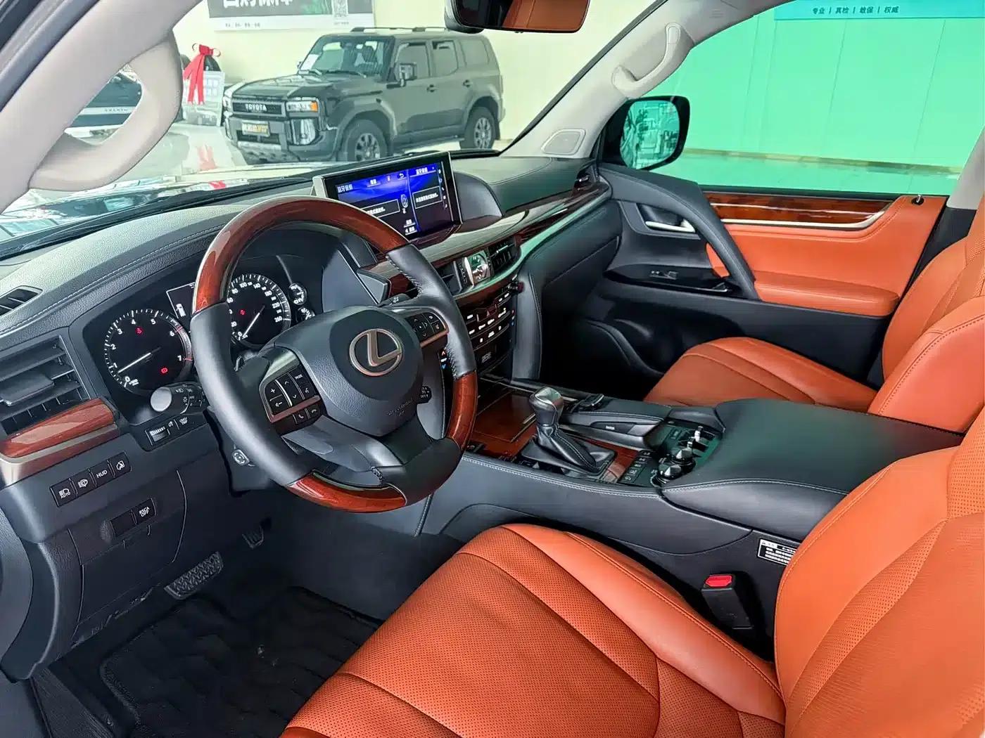 Lexus LX 2019 570 Dynamic Luxury Edition — миниатюра 6