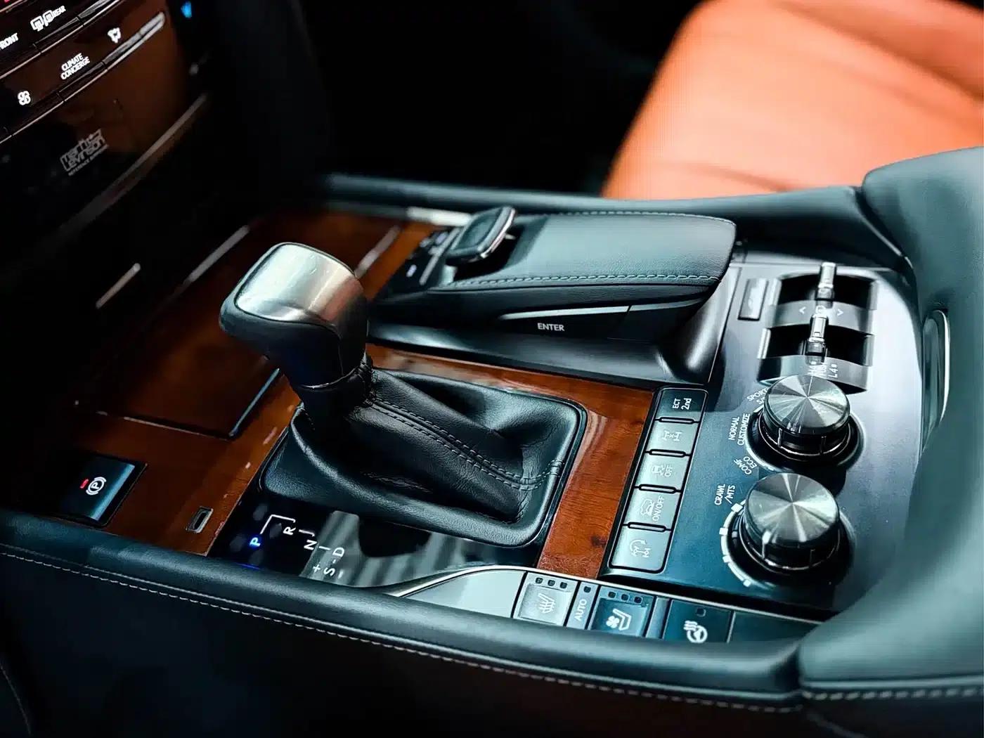 Lexus LX 2019 570 Dynamic Luxury Edition — миниатюра 10