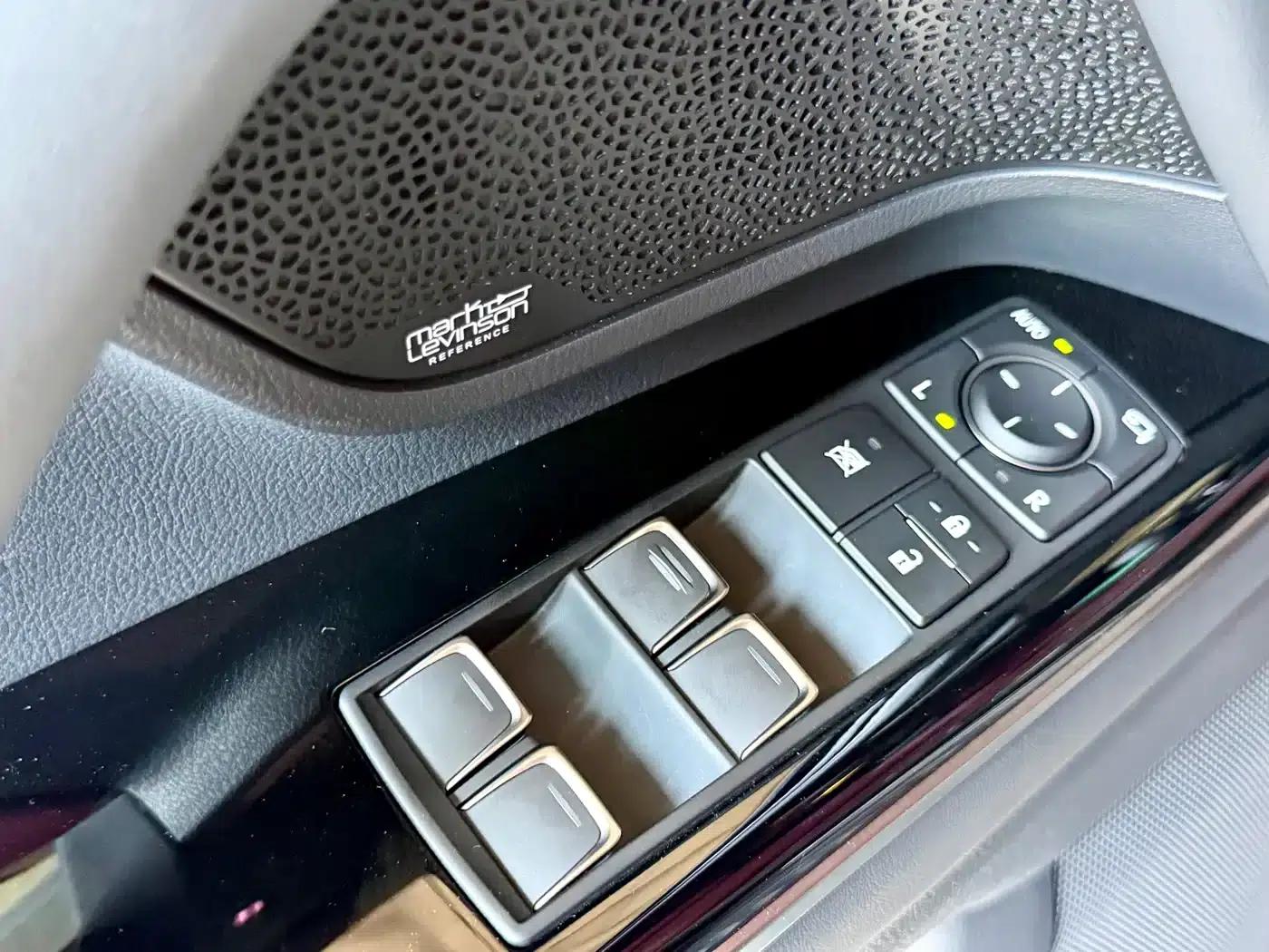 Lexus LX 2025 700h Territory Edition — миниатюра 13