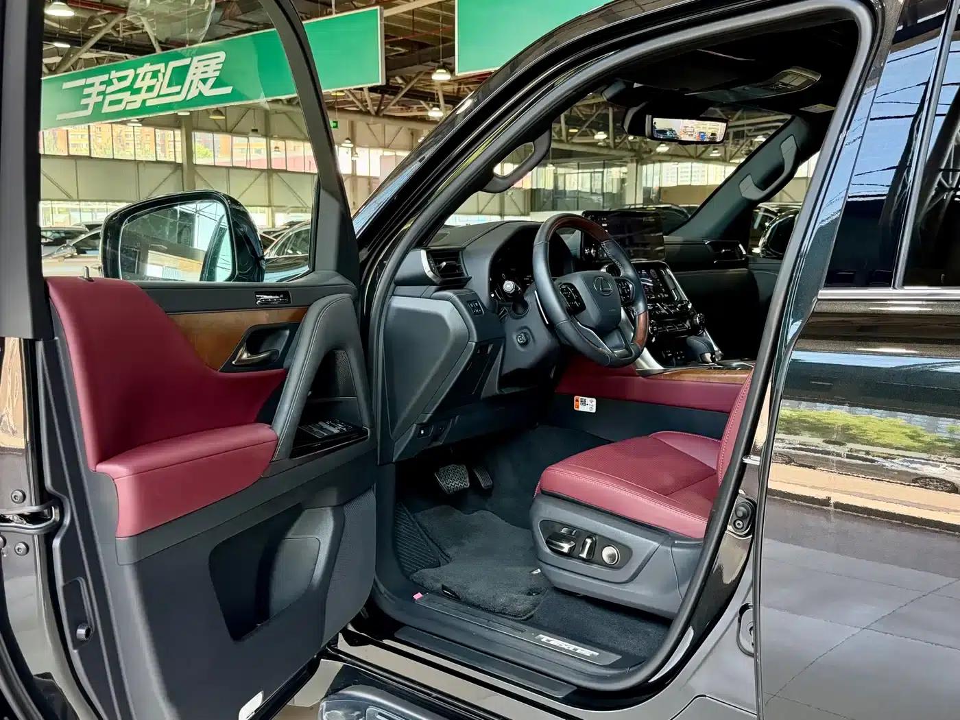 Lexus LX 2025 700h Territory Edition — миниатюра 15