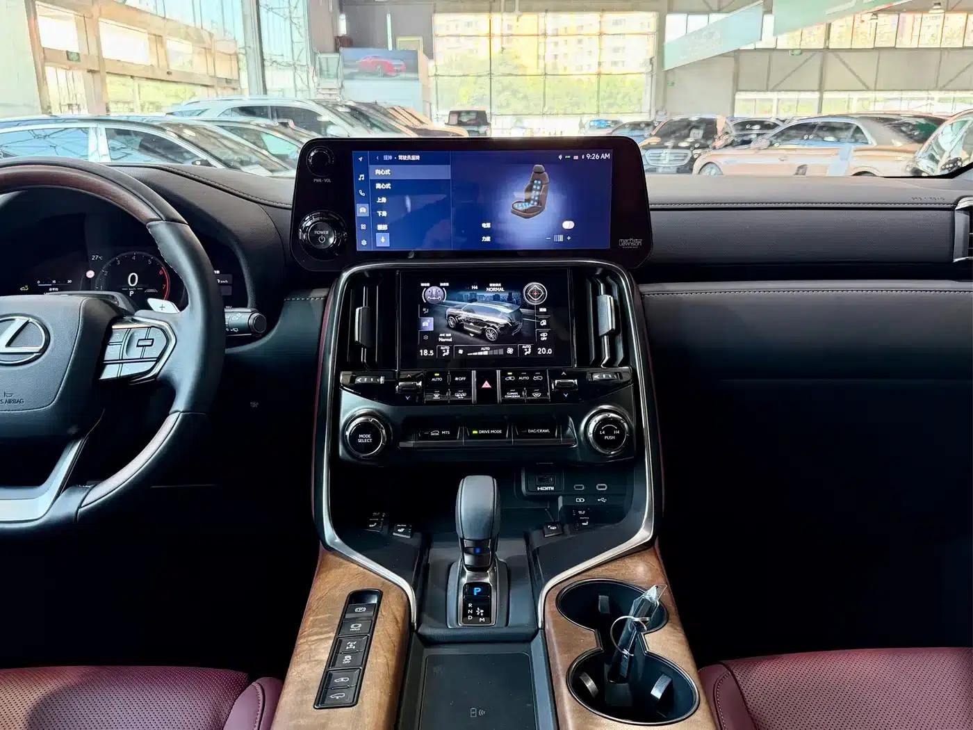 Lexus LX 2025 700h Territory Edition — миниатюра 19