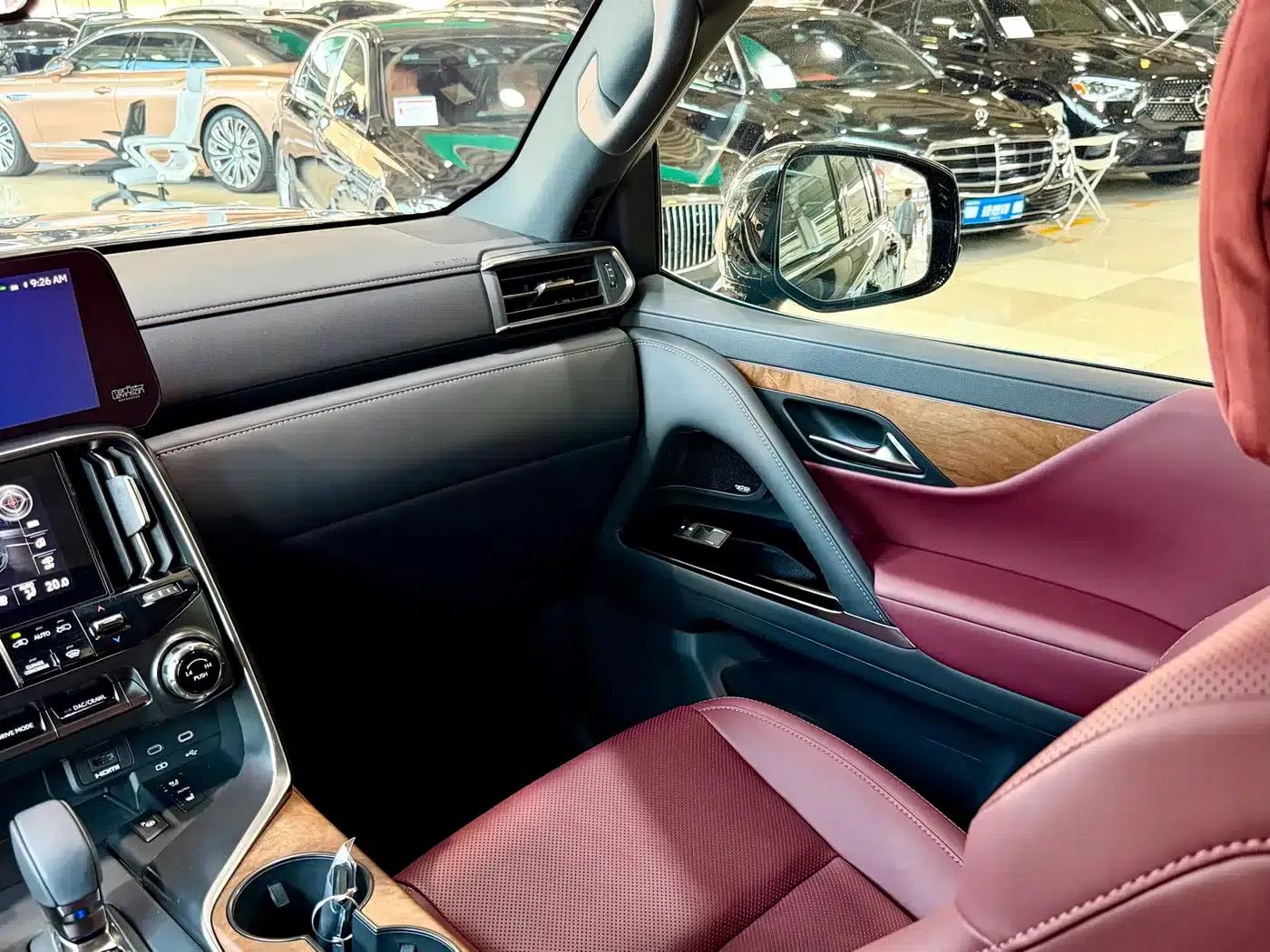 Lexus LX 2025 700h Territory Edition — миниатюра 20
