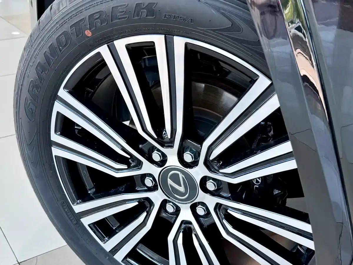 Lexus LX 2025 700h Territory Edition — миниатюра 3