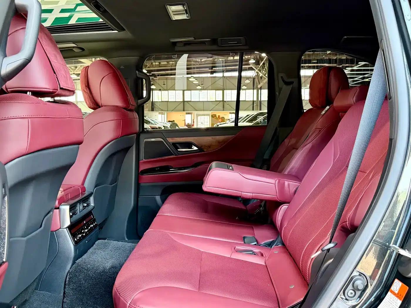 Lexus LX 2025 700h Territory Edition — миниатюра 26