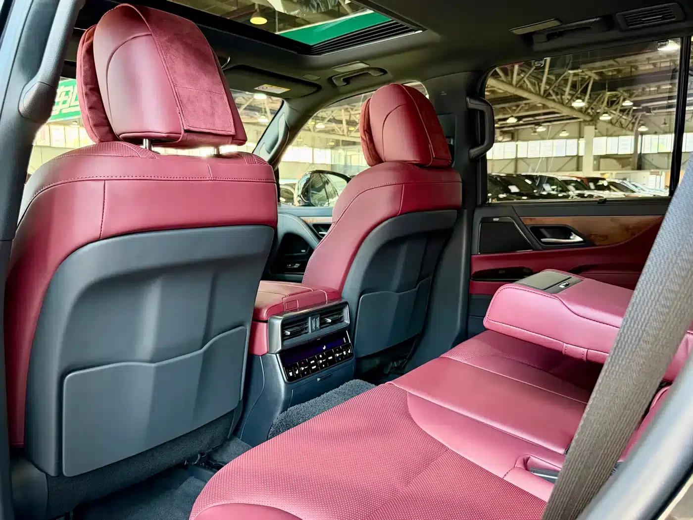 Lexus LX 2025 700h Territory Edition — миниатюра 27