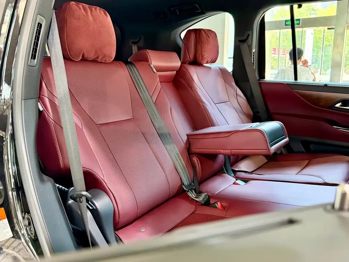 Lexus LX 2025 700h Territory Edition — миниатюра 32
