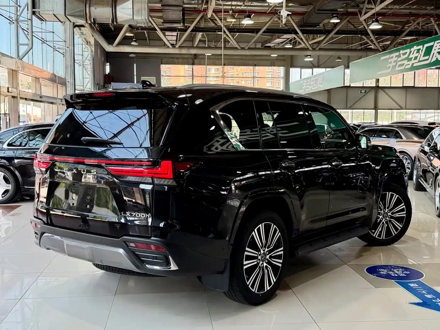 Lexus LX 2025 700h Territory Edition — миниатюра 34