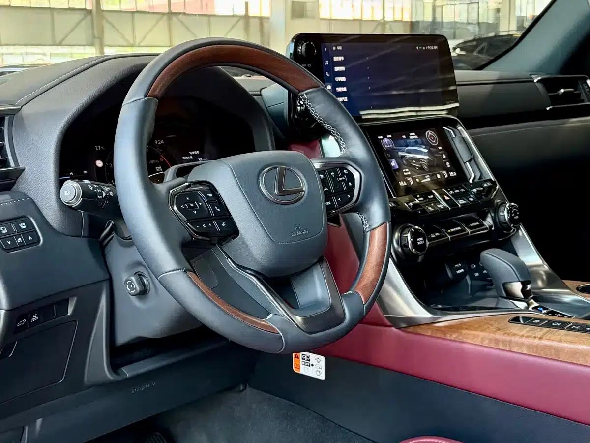 Lexus LX 2025 700h Territory Edition — миниатюра 6