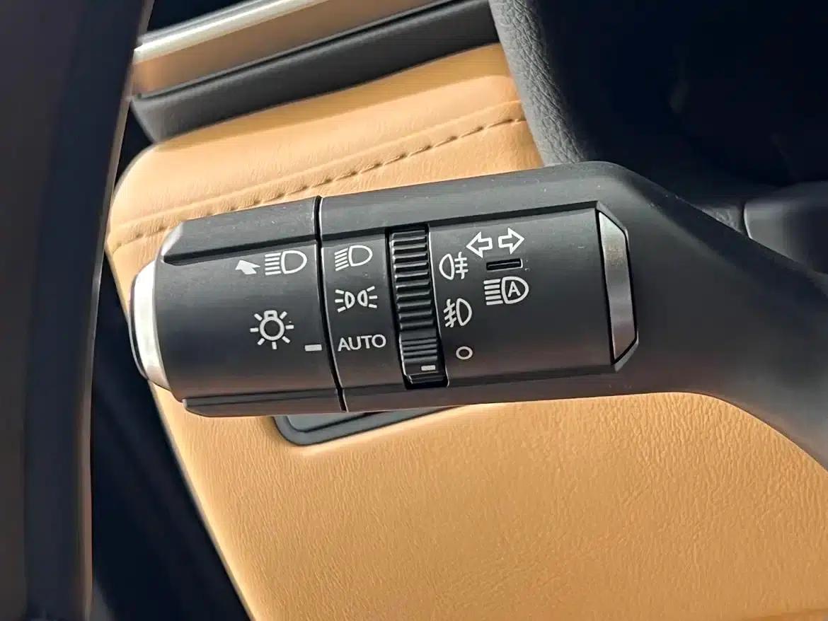 Lexus LX 2025 700h Territory Edition — миниатюра 19