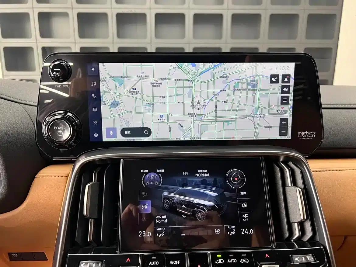 Lexus LX 2025 700h Territory Edition — миниатюра 20