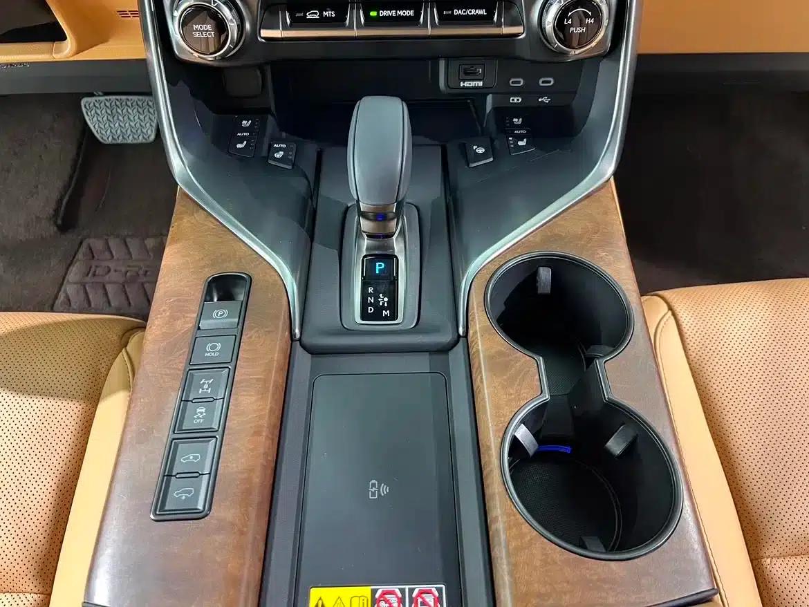 Lexus LX 2025 700h Territory Edition — миниатюра 21
