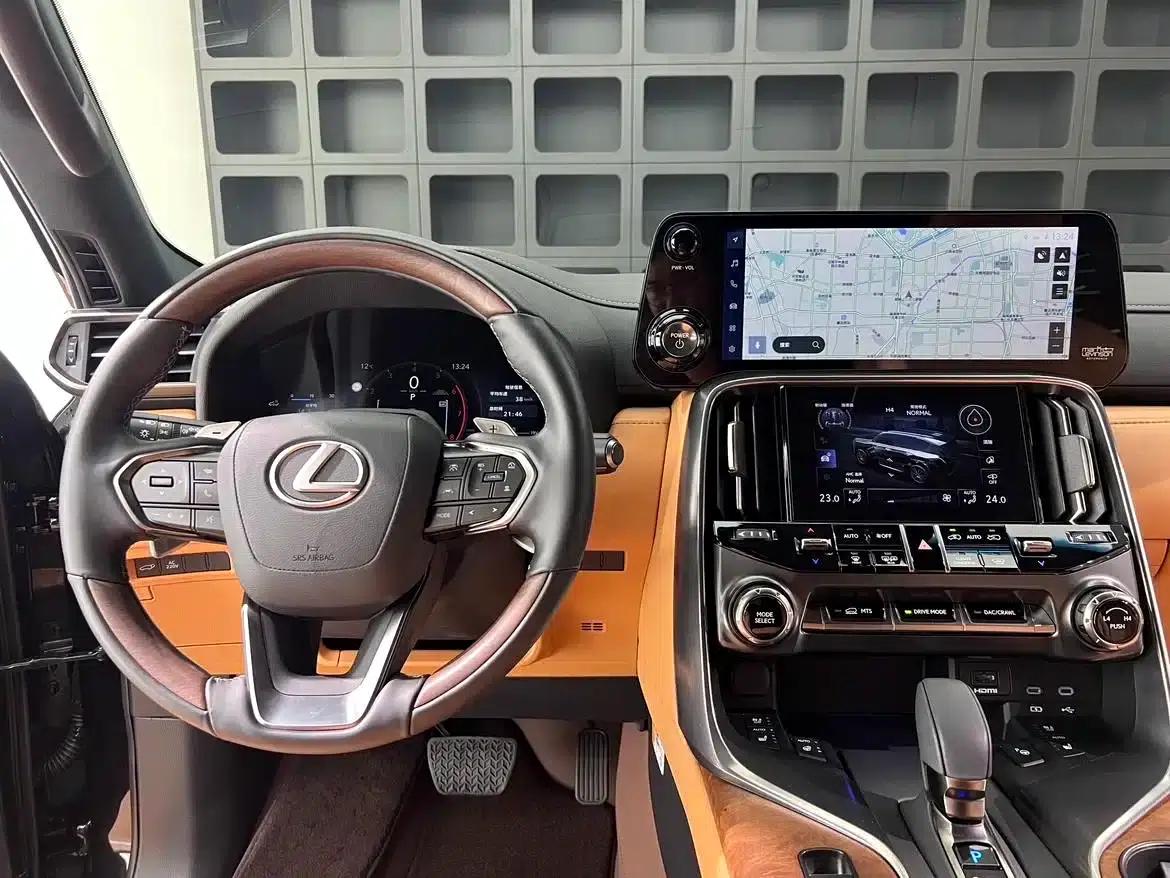 Lexus LX 2025 700h Territory Edition — миниатюра 23
