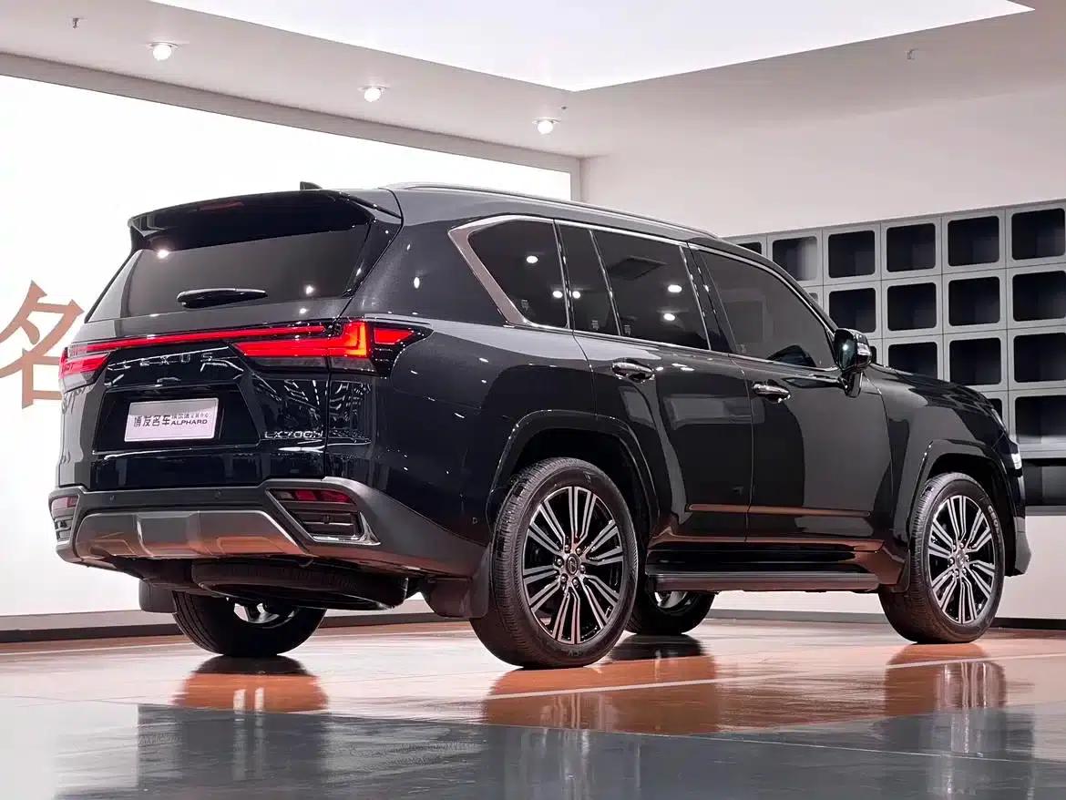 Lexus LX 2025 700h Territory Edition — миниатюра 4