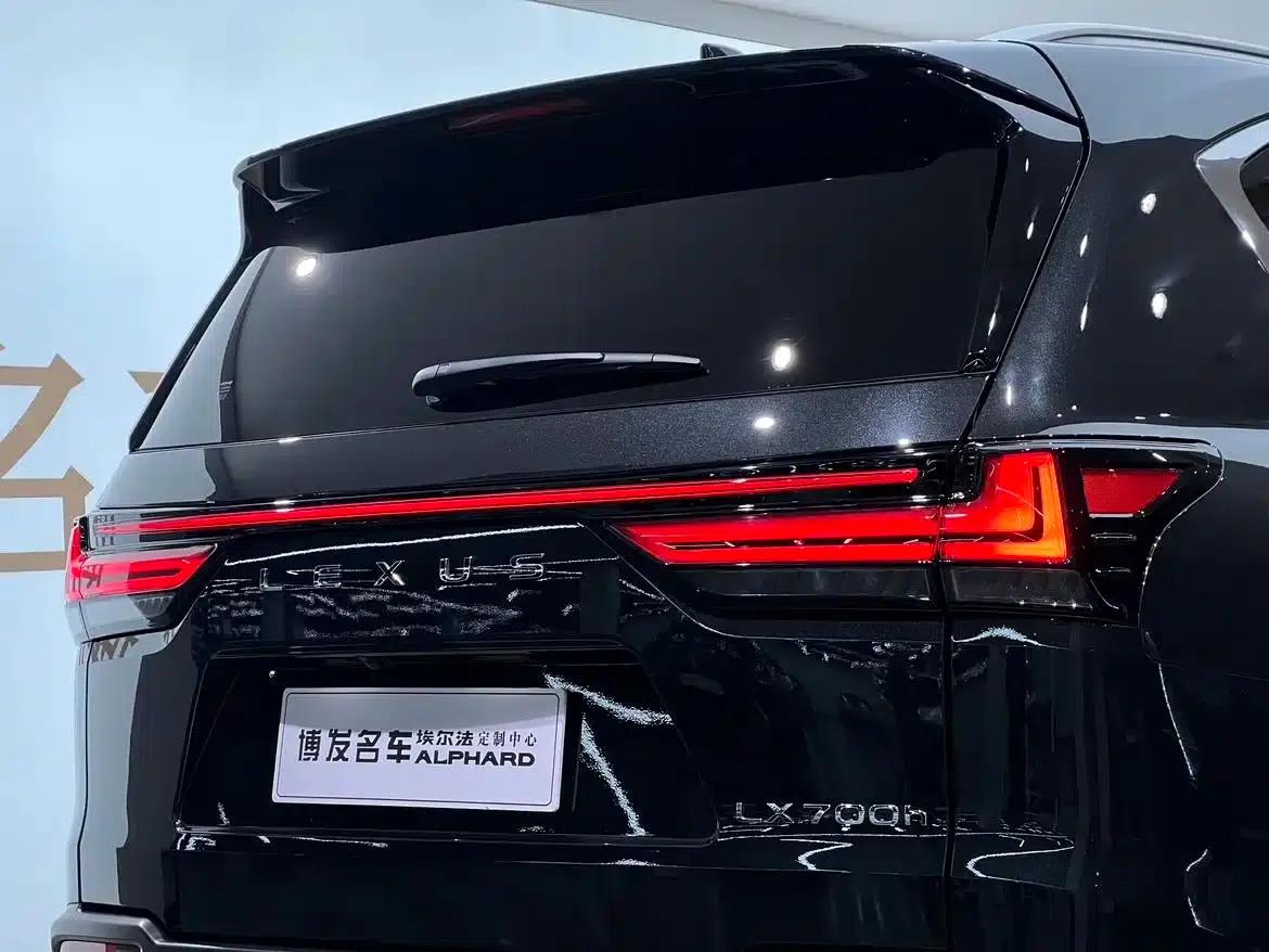 Lexus LX 2025 700h Territory Edition — миниатюра 6