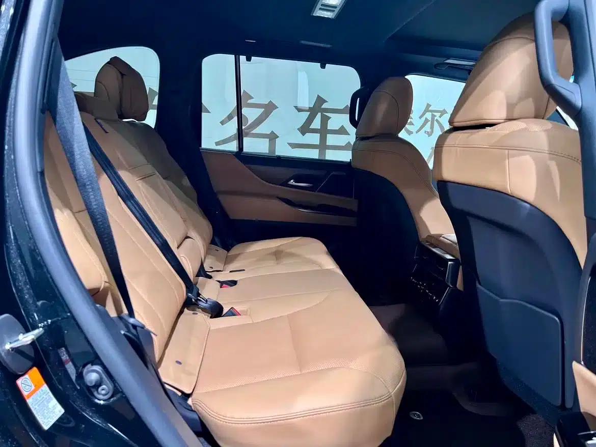 Lexus LX 2025 700h Territory Edition — миниатюра 8