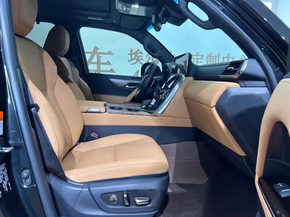 Lexus LX 2025 700h Territory Edition — миниатюра 9