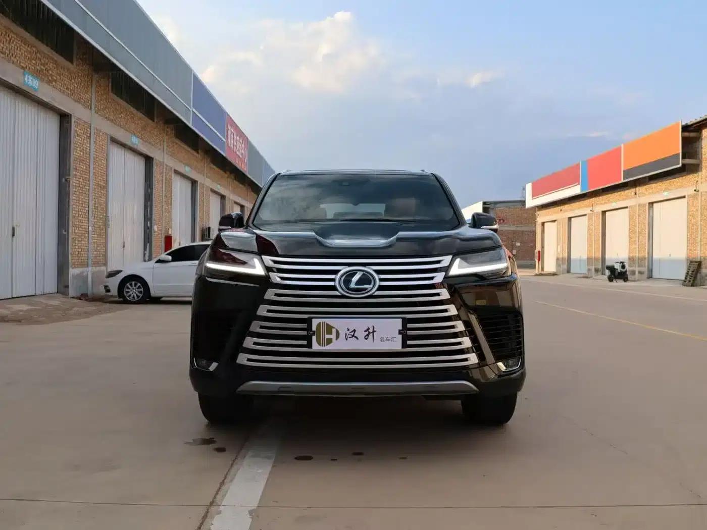 2025 Lexus LX 600 Luxury Edition — миниатюра 2