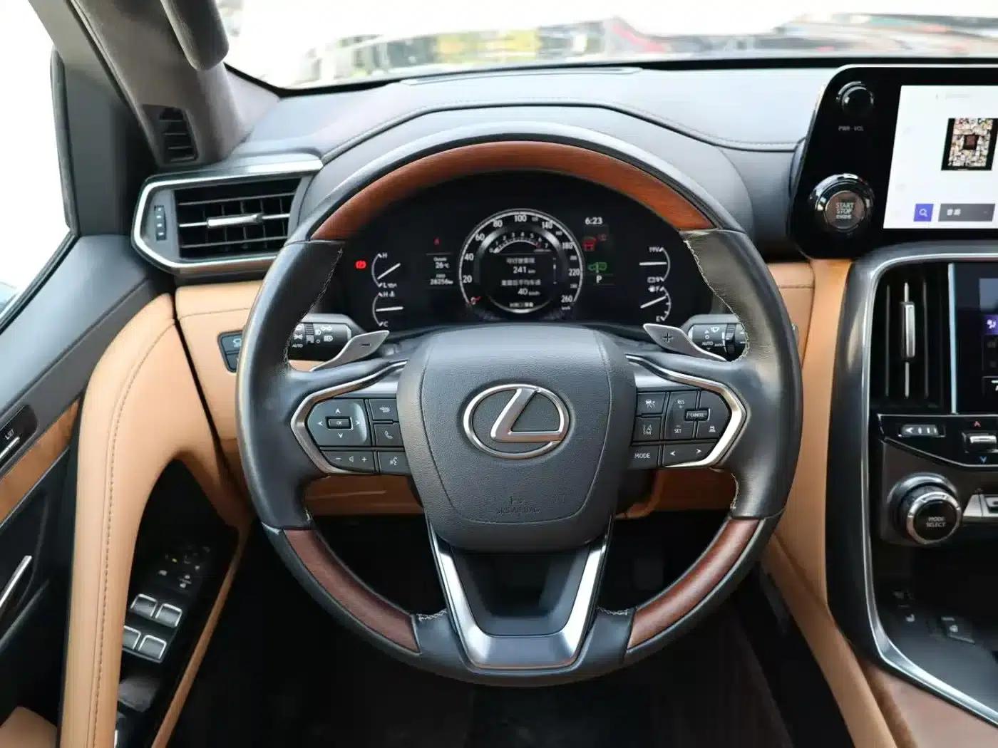 2025 Lexus LX 600 Luxury Edition — миниатюра 14