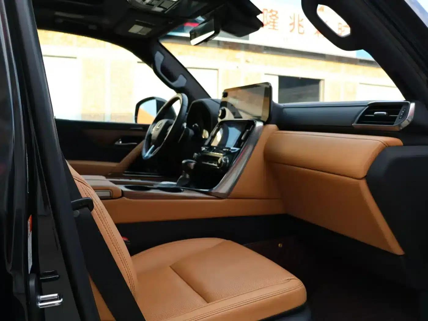 2025 Lexus LX 600 Luxury Edition — миниатюра 17