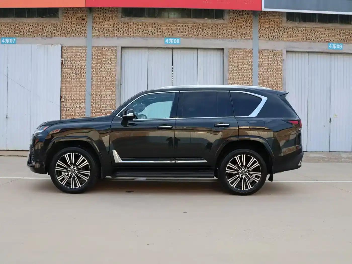2025 Lexus LX 600 Luxury Edition — миниатюра 23