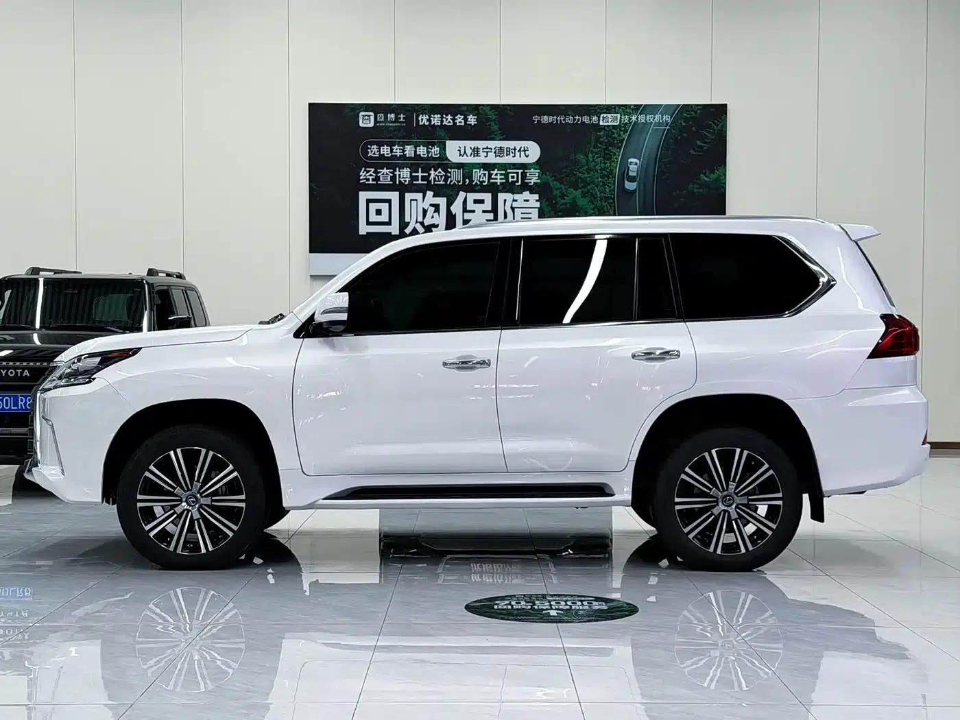 Lexus LX 2019 570 Premium Luxury Edition — миниатюра 3