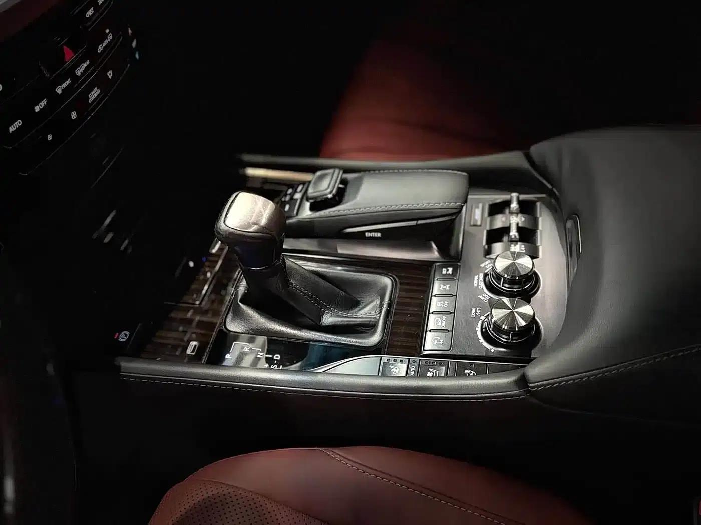 Lexus LX 2019 570 Premium Luxury Edition — миниатюра 10