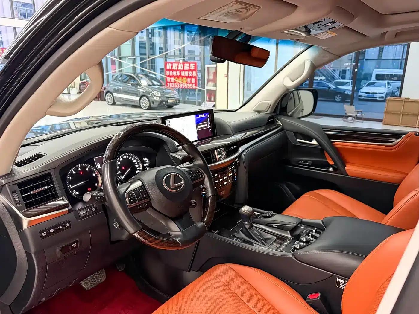 Lexus LX 2019 570 Dynamic Luxury Edition — миниатюра 6