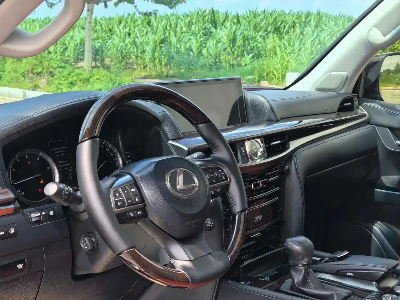 2016 Lexus LX 570 Premium Luxury Edition — миниатюра 7