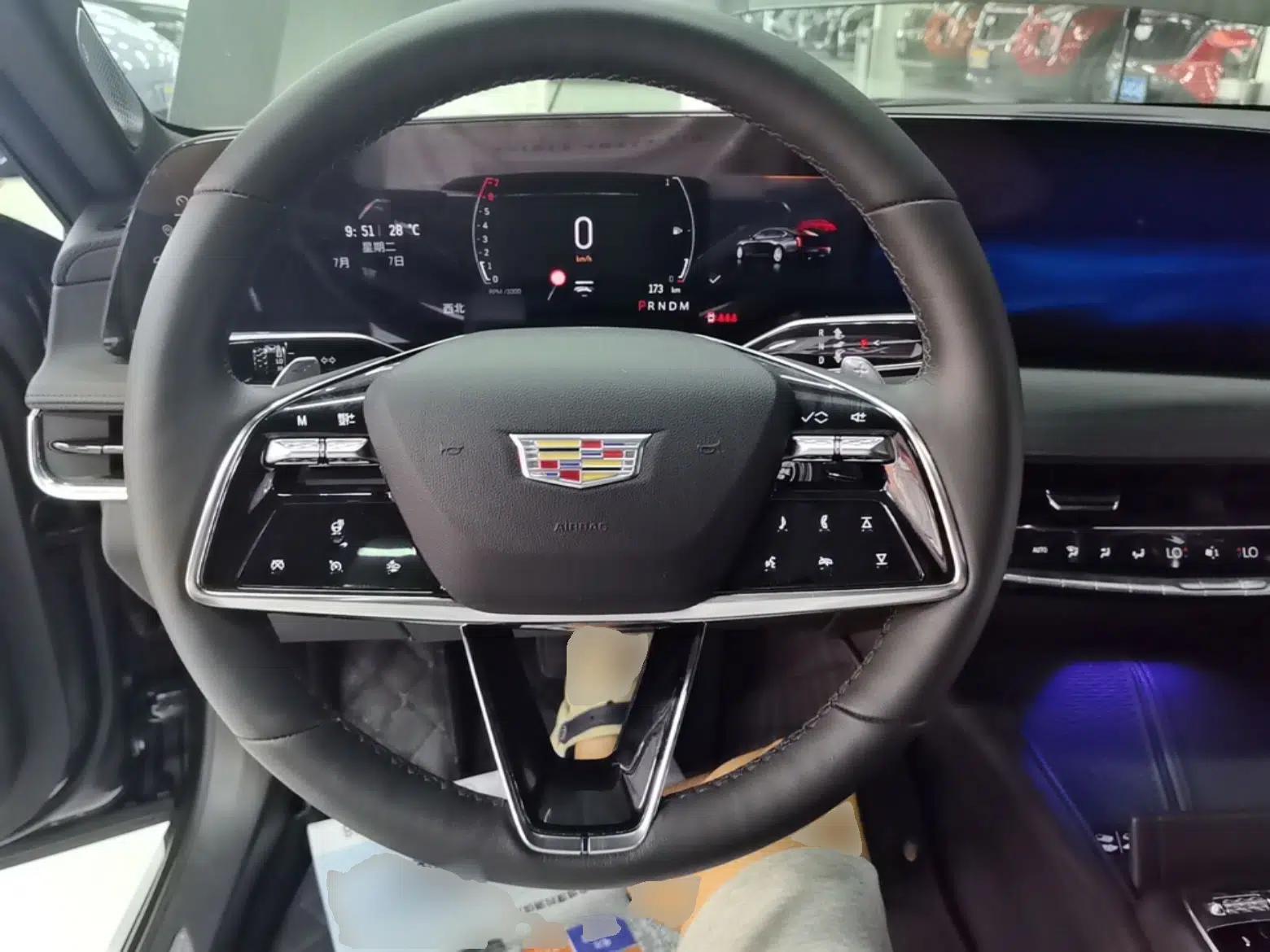 Cadillac CT6 2023 28T Luxury Version — миниатюра 18
