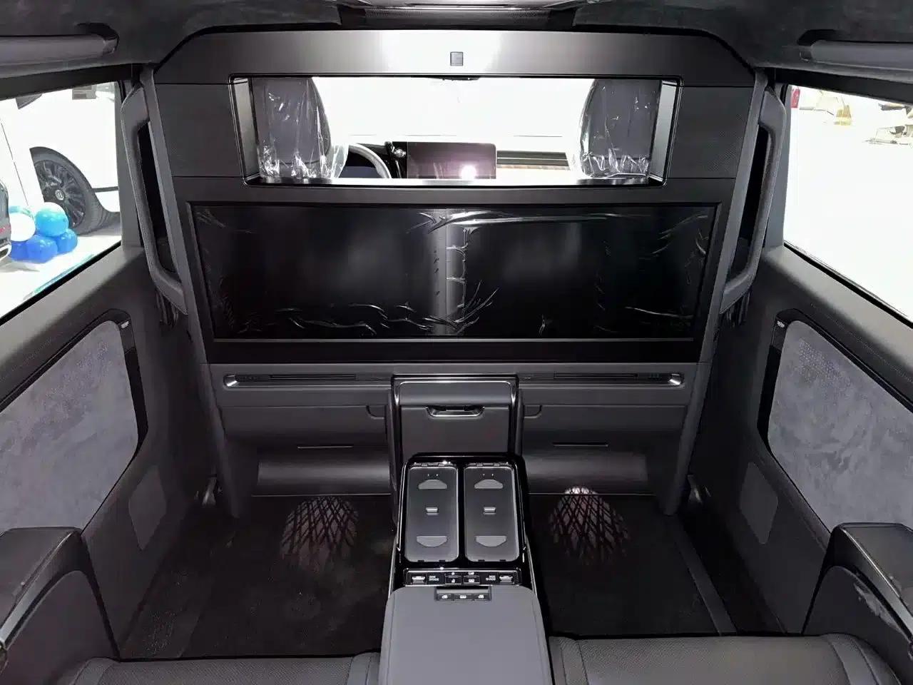 Lexus LM 500h 2025 Four-Seat Executive Edition — миниатюра 12