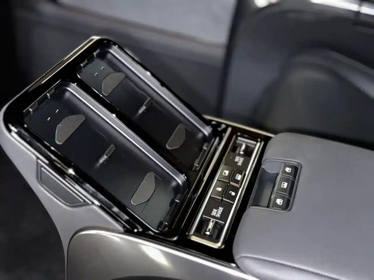 Lexus LM 500h 2025 Four-Seat Executive Edition — миниатюра 13