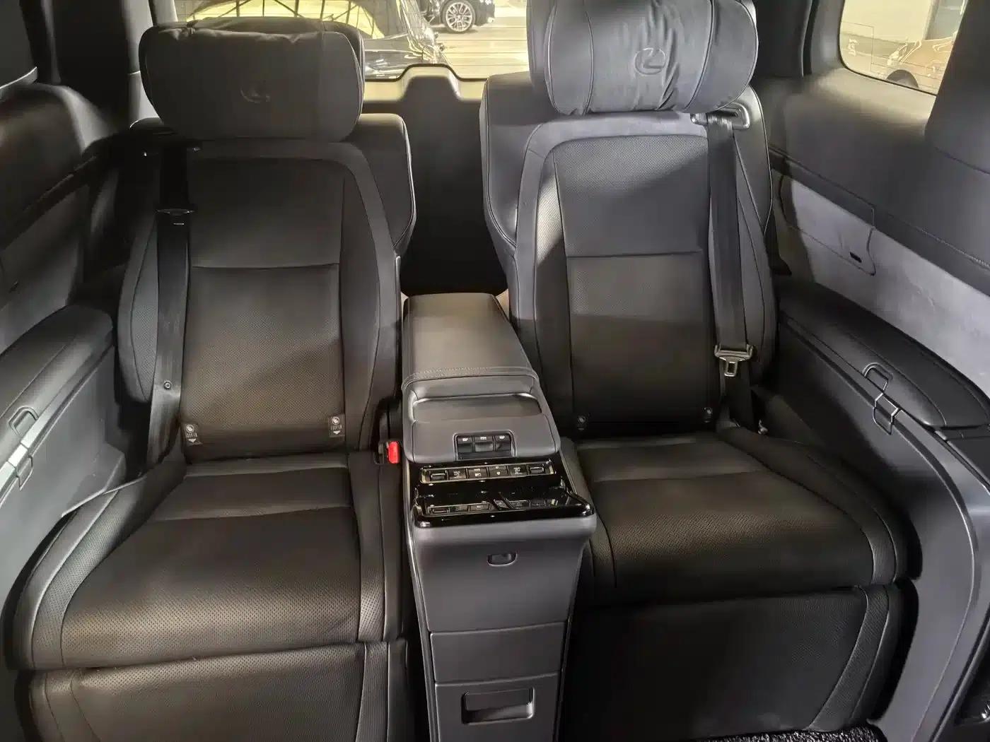Lexus LM 500h 2025 Four-Seat Executive Edition — миниатюра 8