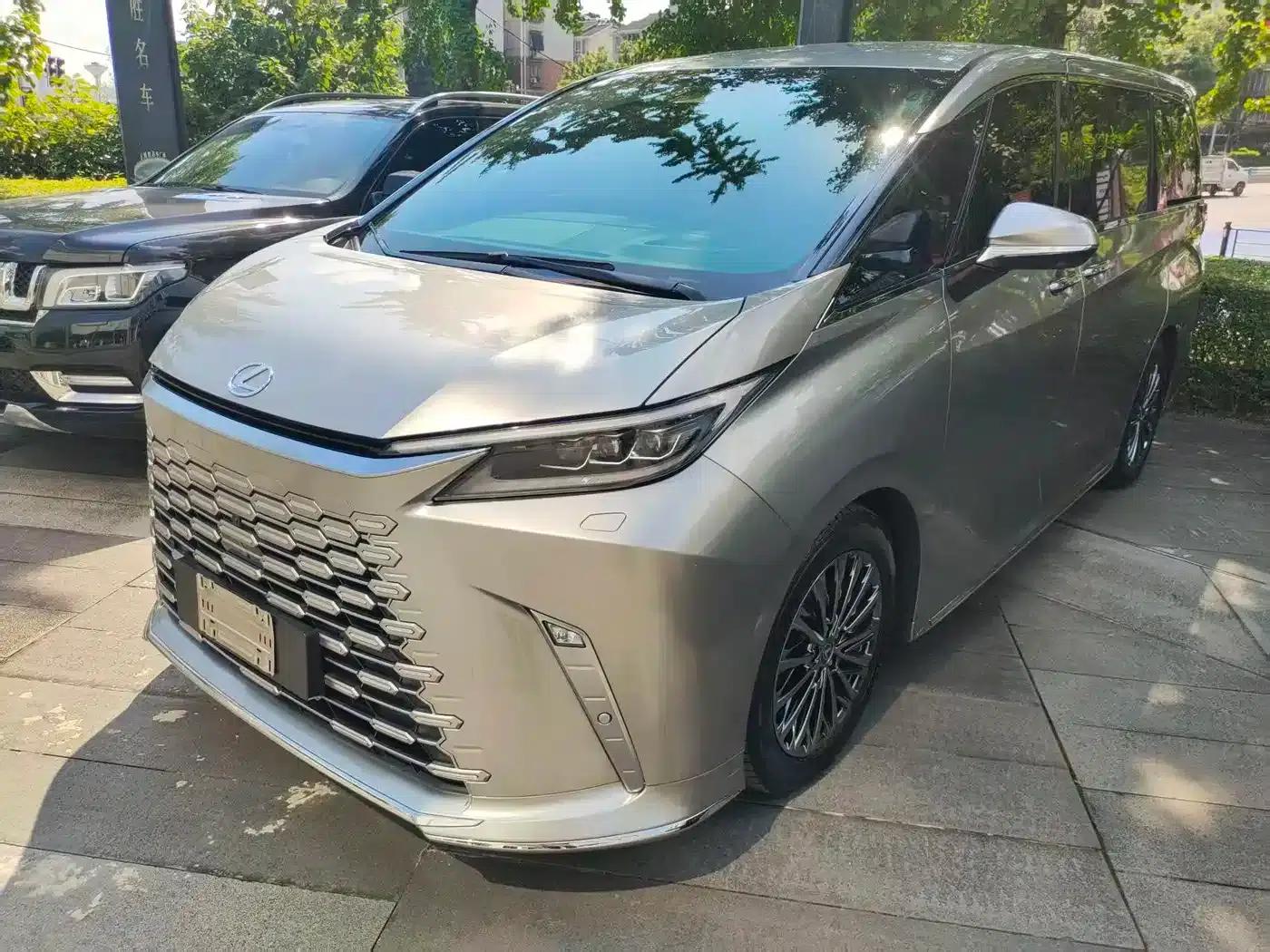 Lexus LM 2023 350h 7-Seat Elegant Edition — миниатюра 2
