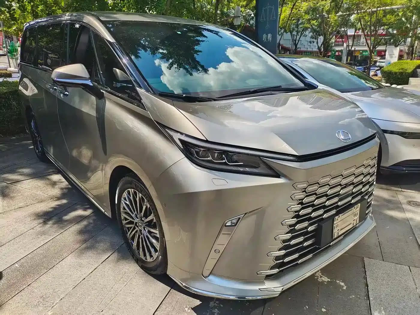 Lexus LM 2023 350h 7-Seat Elegant Edition — миниатюра 4