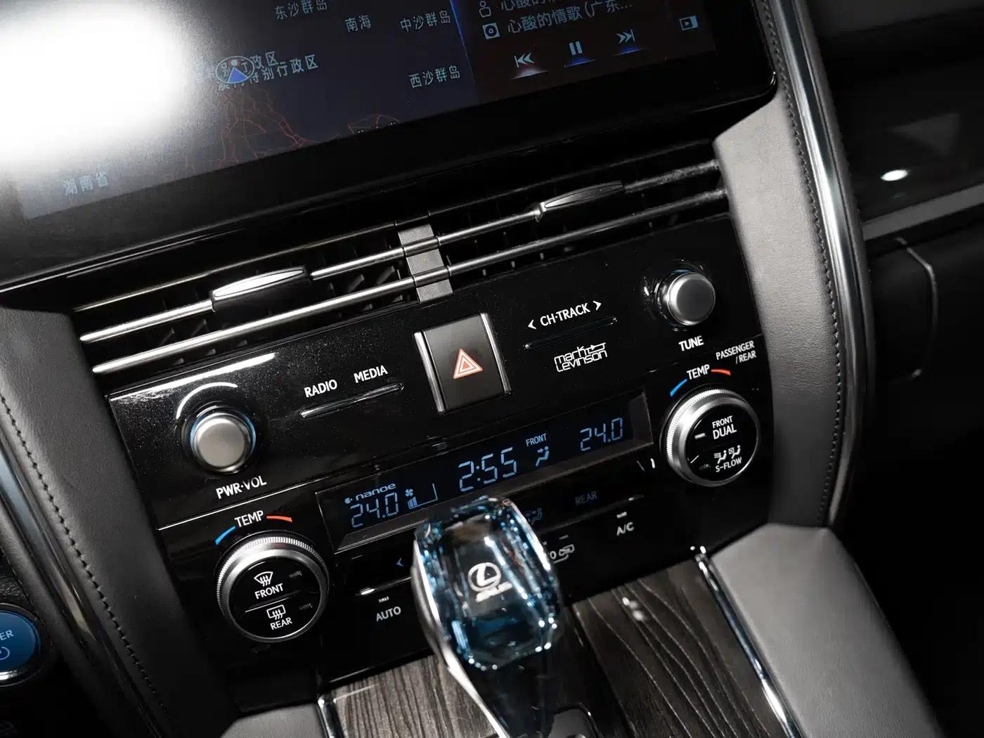 Lexus LM 2020 300h Four-Seat Executive Edition — миниатюра 18