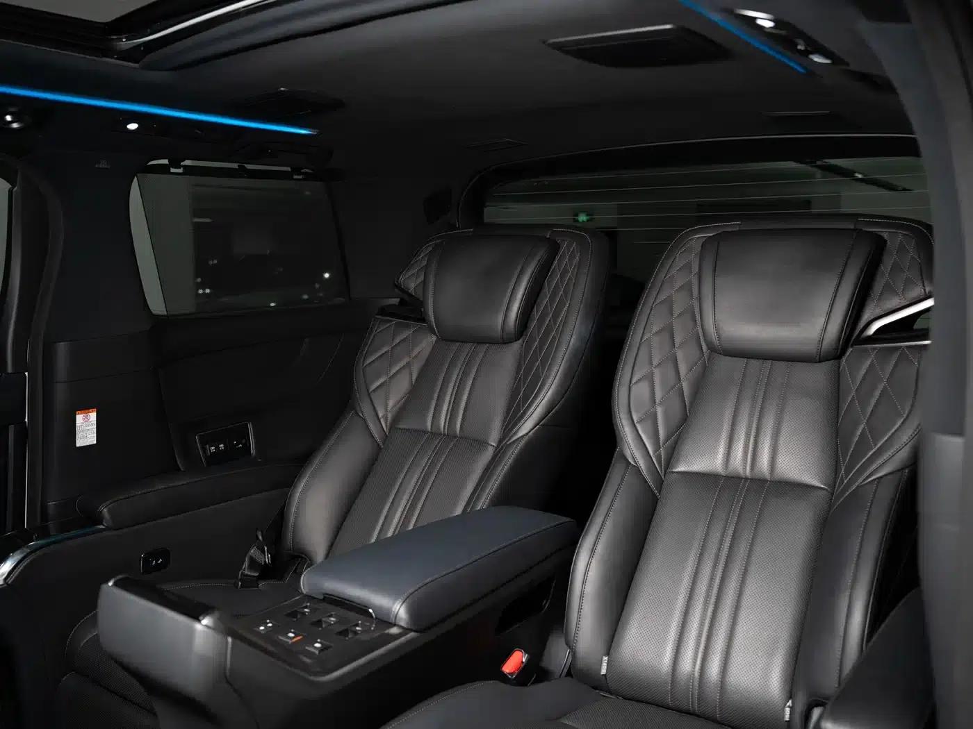 Lexus LM 2020 300h Four-Seat Executive Edition — миниатюра 23