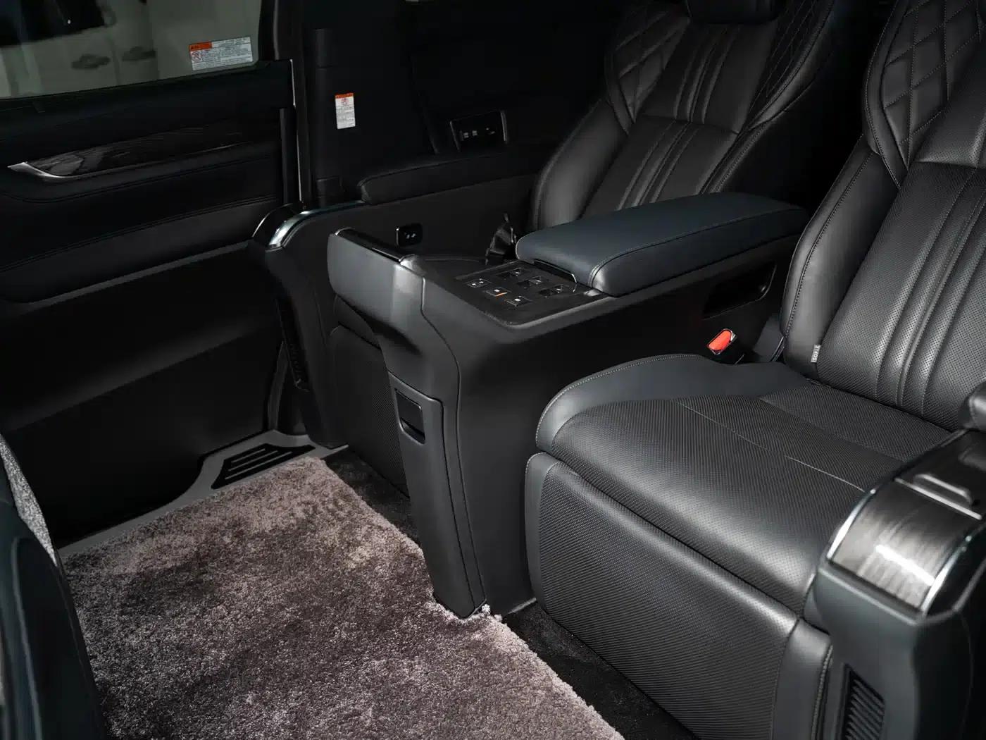 Lexus LM 2020 300h Four-Seat Executive Edition — миниатюра 24