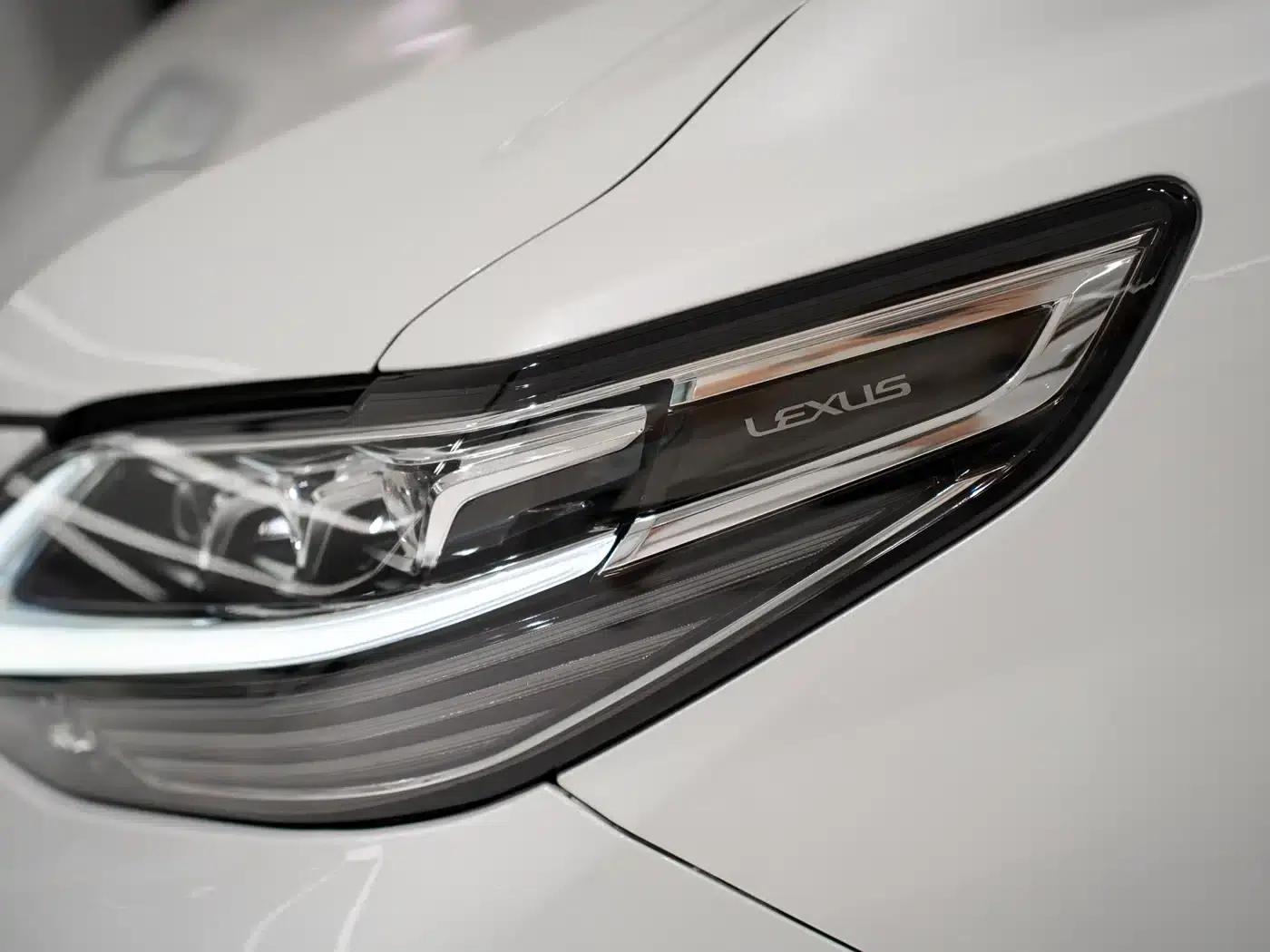 Lexus LM 2020 300h Four-Seat Executive Edition — миниатюра 6