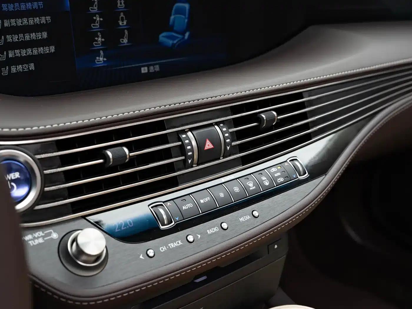 Lexus LS 2018 500h Luxury Edition (China V emission standard) — миниатюра 17