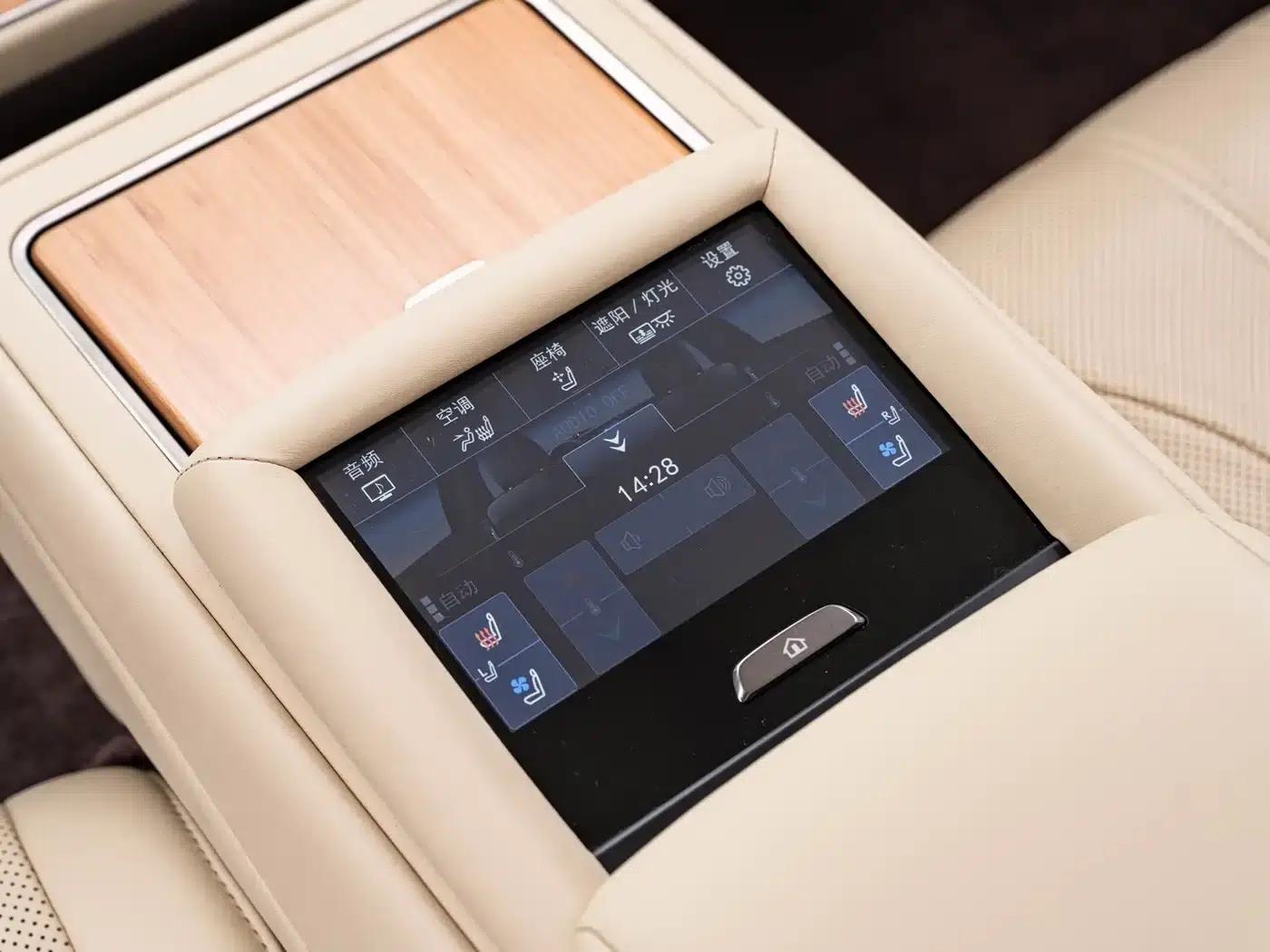 Lexus LS 2018 500h Luxury Edition (China V emission standard) — миниатюра 19