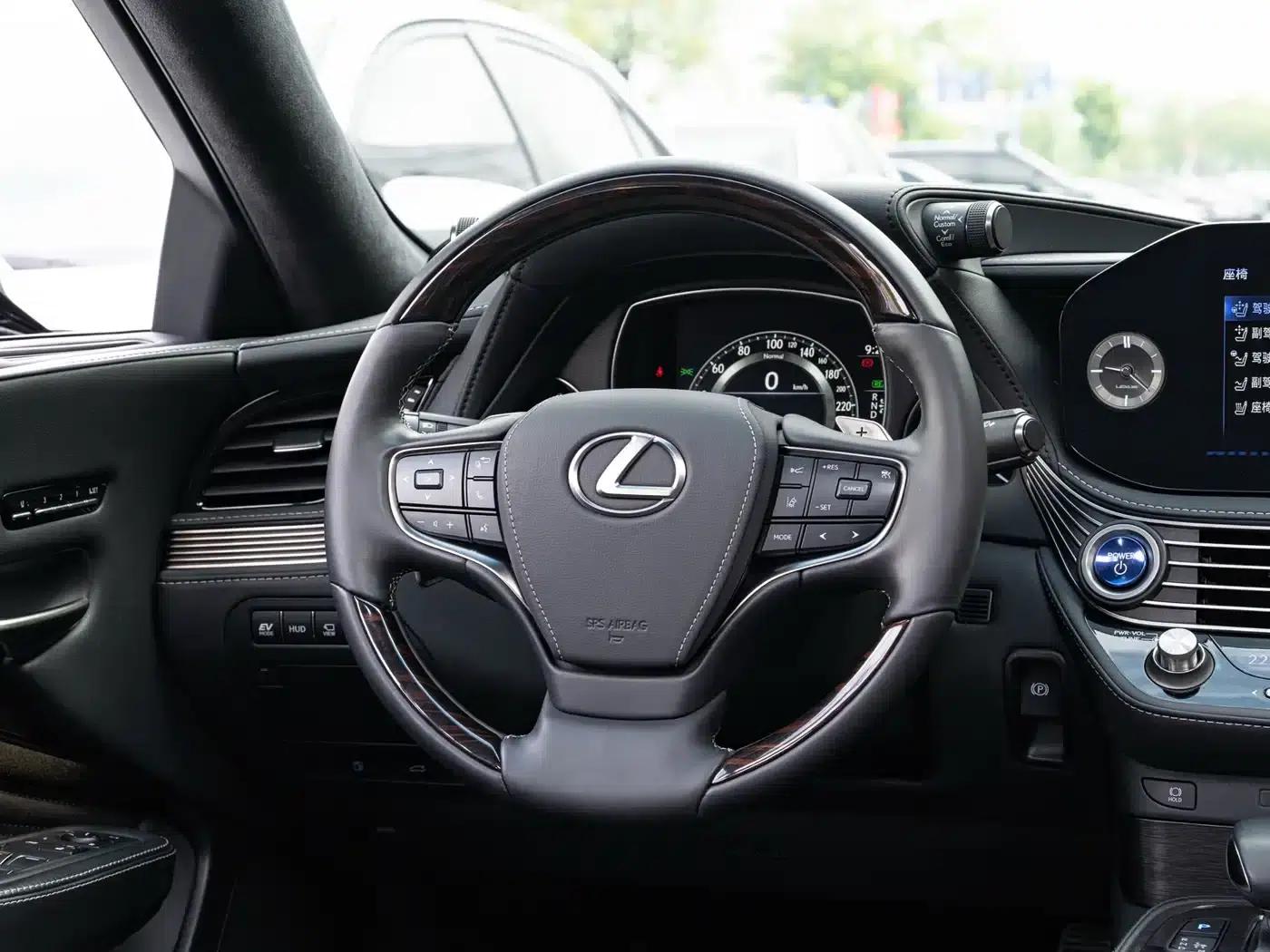 Lexus LS 2021 500h Luxury Edition — миниатюра 14