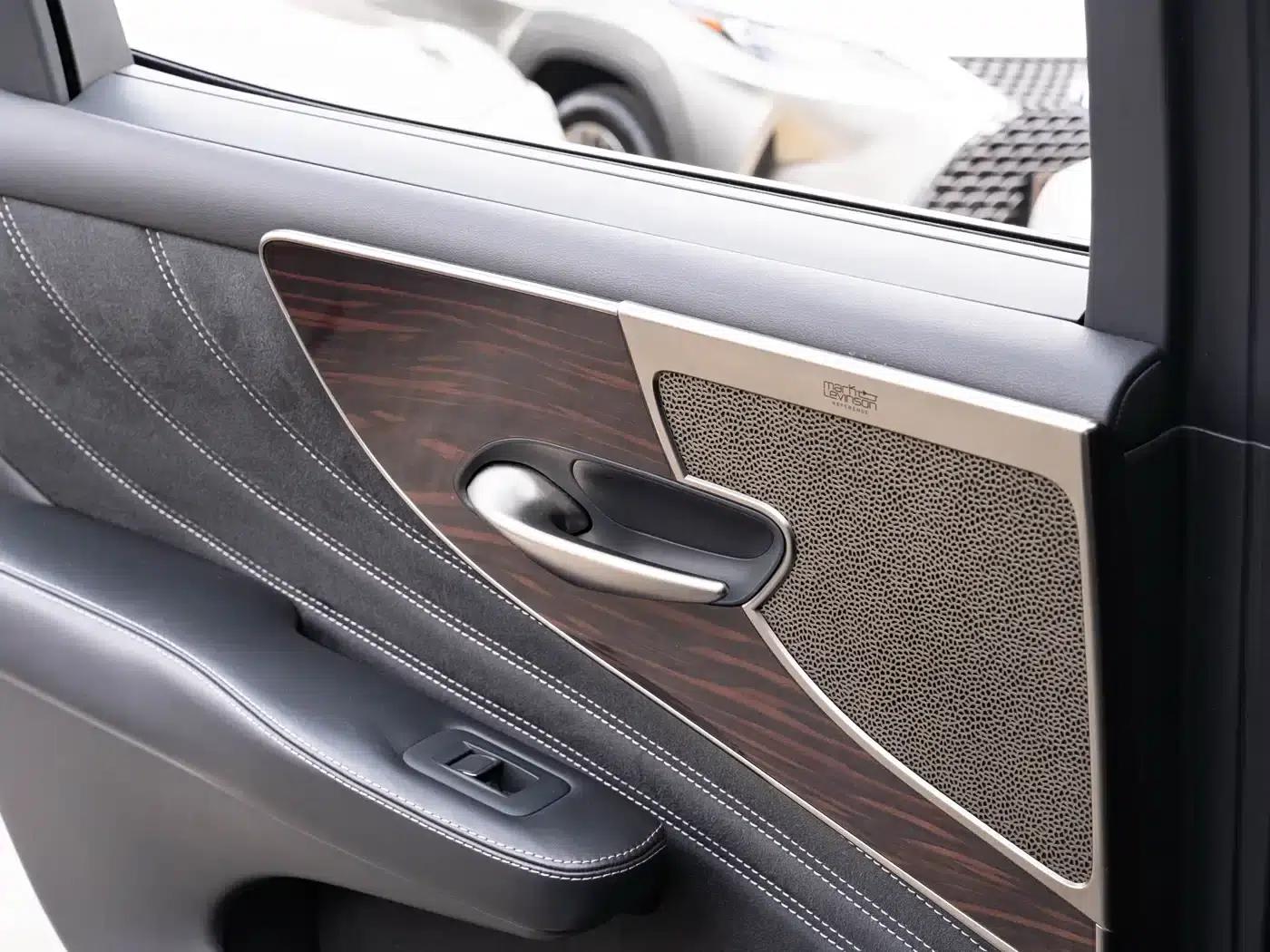 Lexus LS 2021 500h Luxury Edition — миниатюра 18