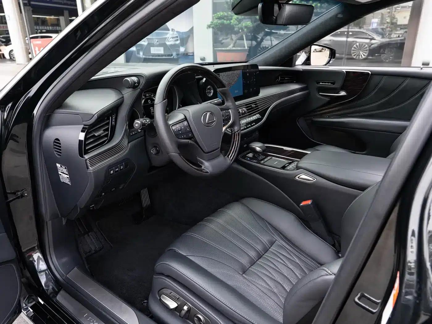 Lexus LS 2021 500h Luxury Edition — миниатюра 9
