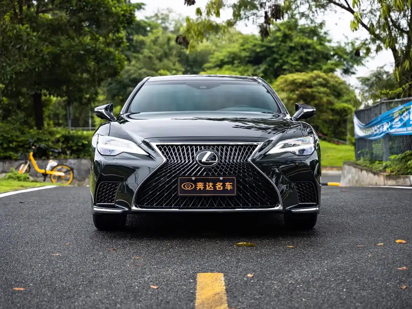 Lexus LS 2023 500h Premium Edition — миниатюра 2