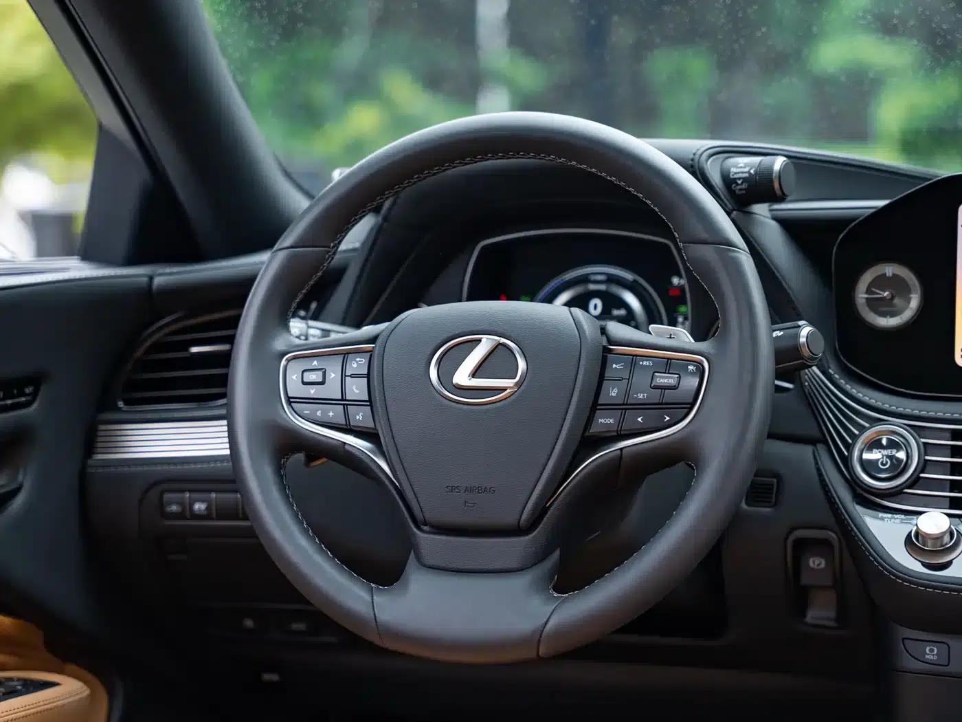 Lexus LS 2023 500h Premium Edition — миниатюра 14
