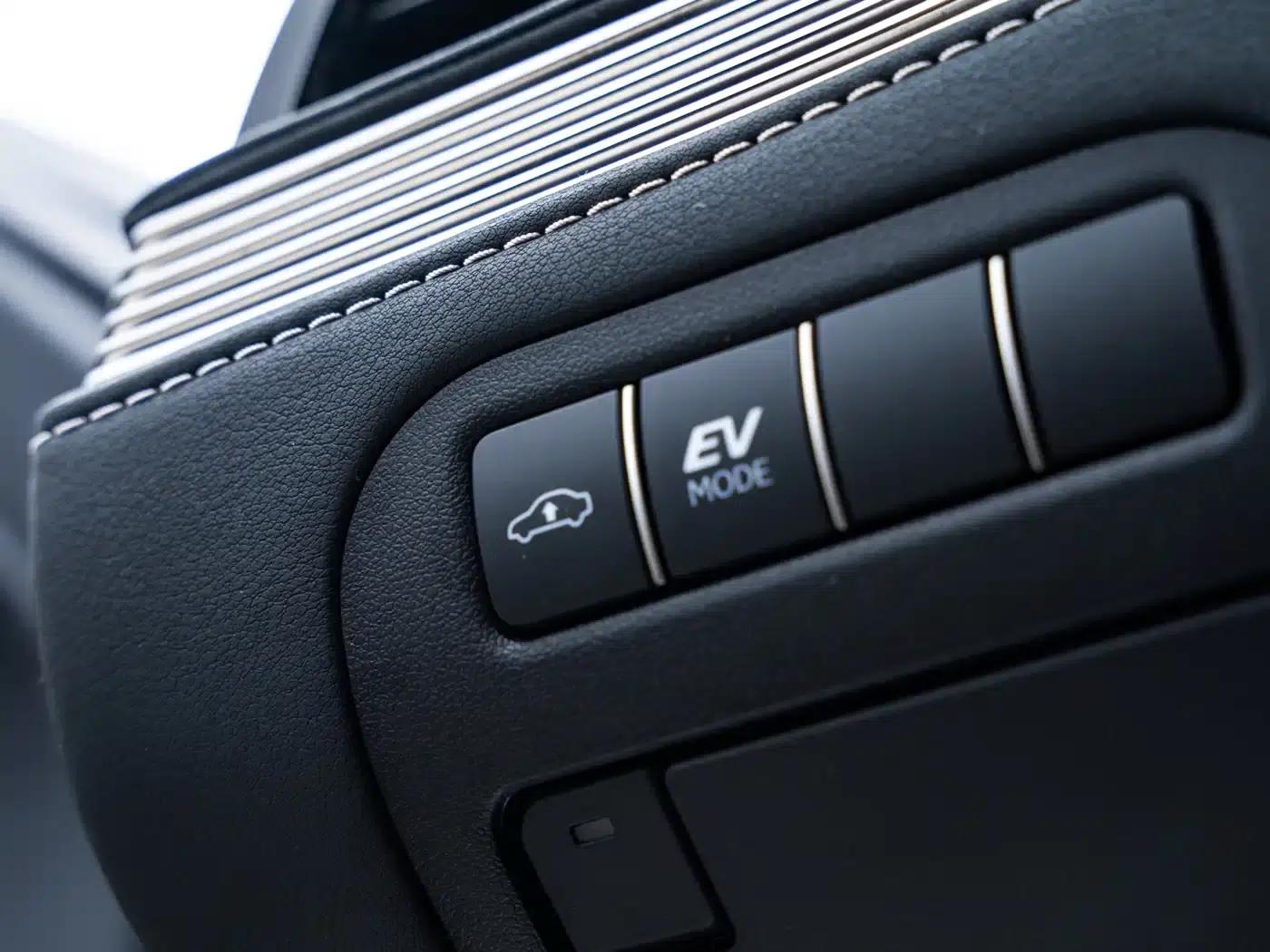Lexus LS 2023 500h Premium Edition — миниатюра 19