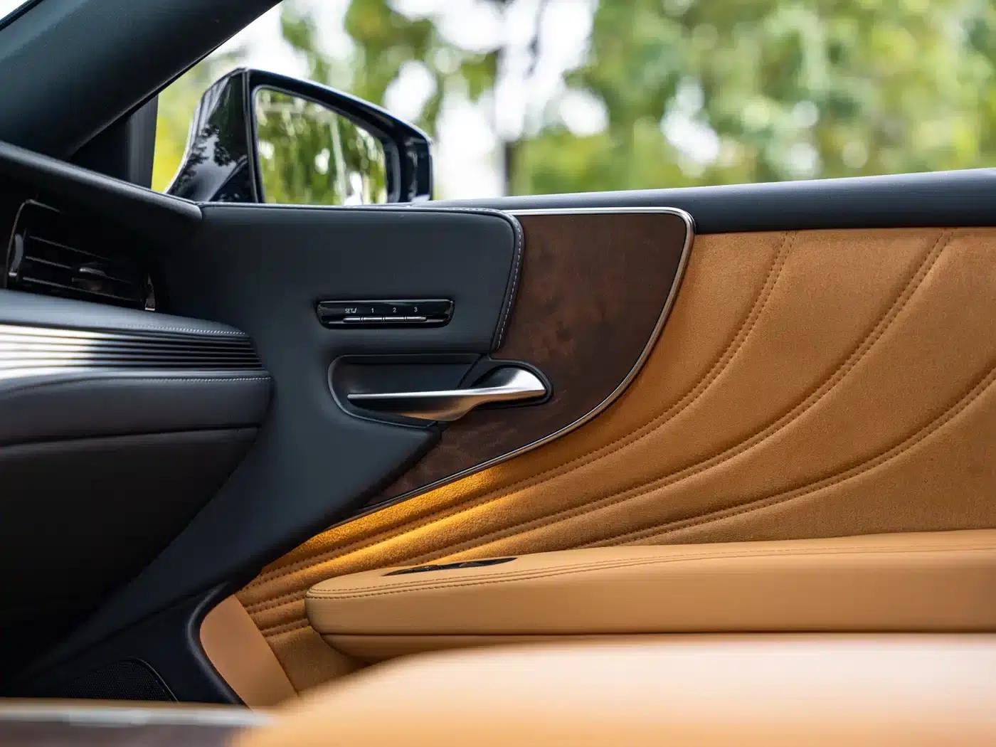 Lexus LS 2023 500h Premium Edition — миниатюра 21